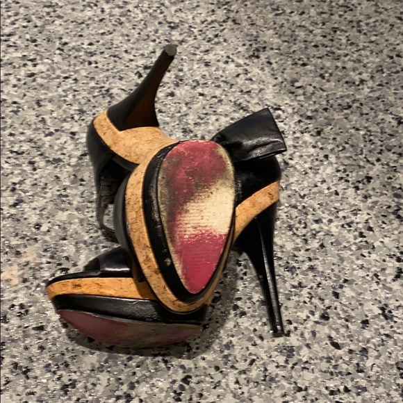 Paris Hilton heels - Picture 4 of 5